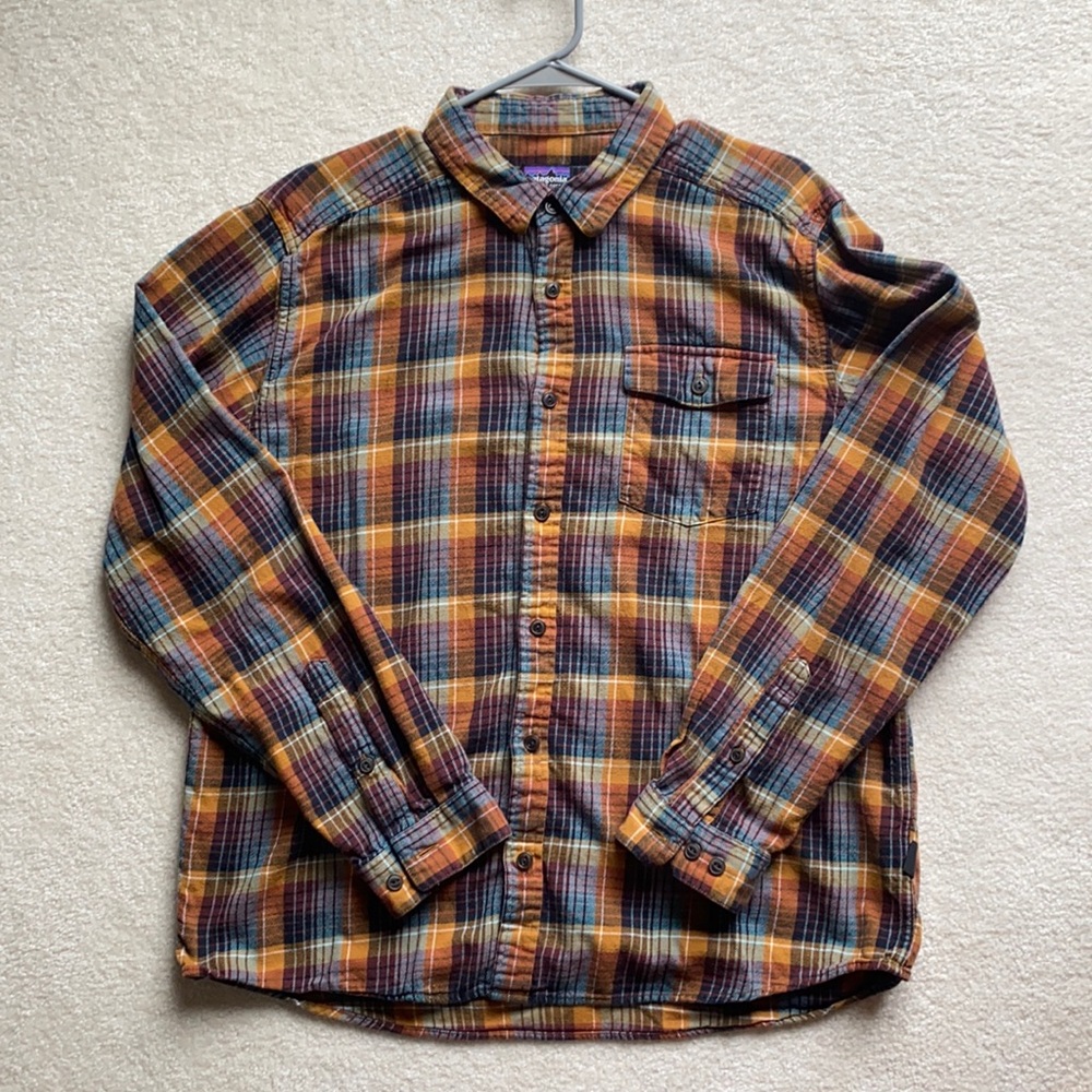 PATAGONIA Men’s Large Flannel Blue/orange/purple